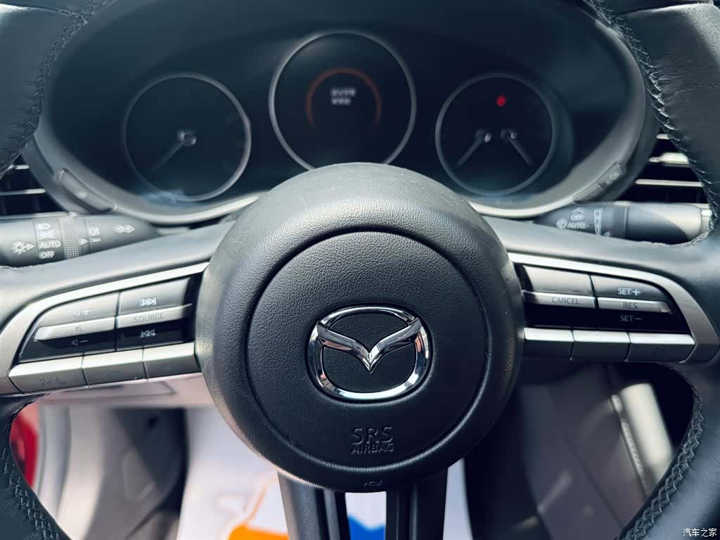 Mazda Mazda3, 2021 10