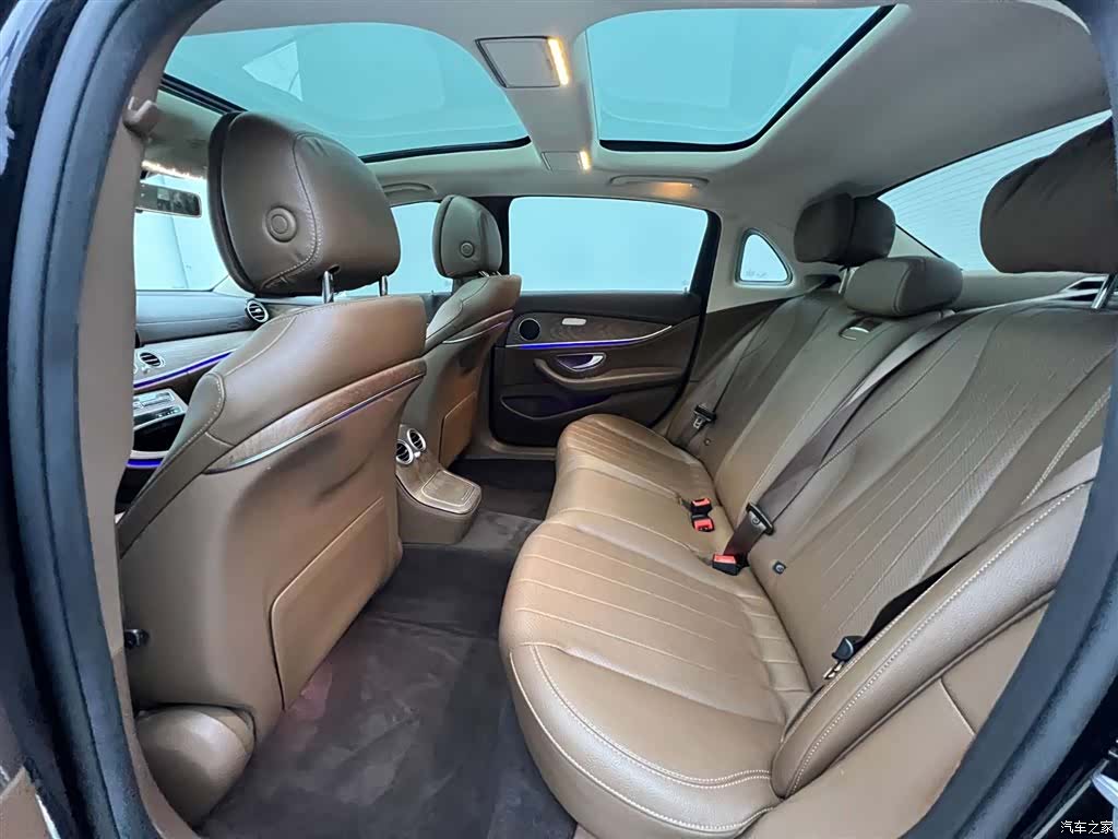 Mercedes-Benz E-Class, 2023 21