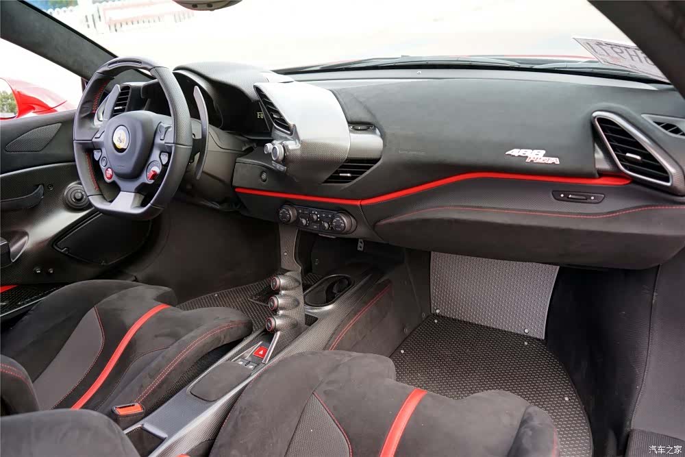 Ferrari 488, 2019 8