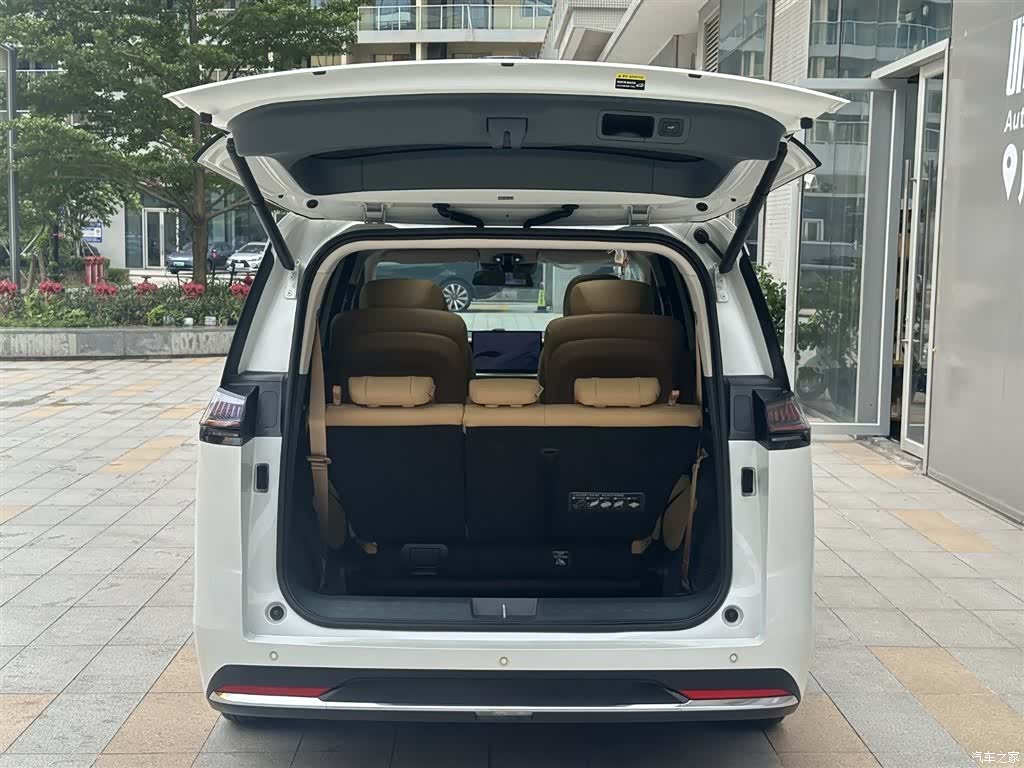 Trumpchi E8, 2024 15