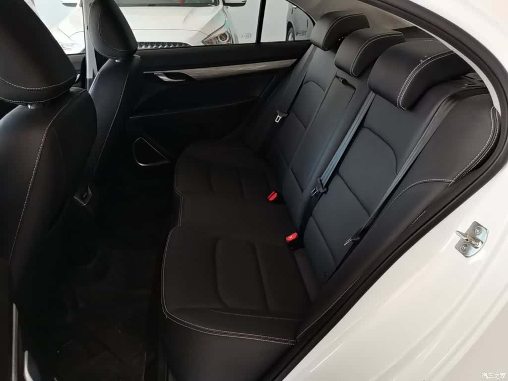 Geely Emgrand, 2019 17