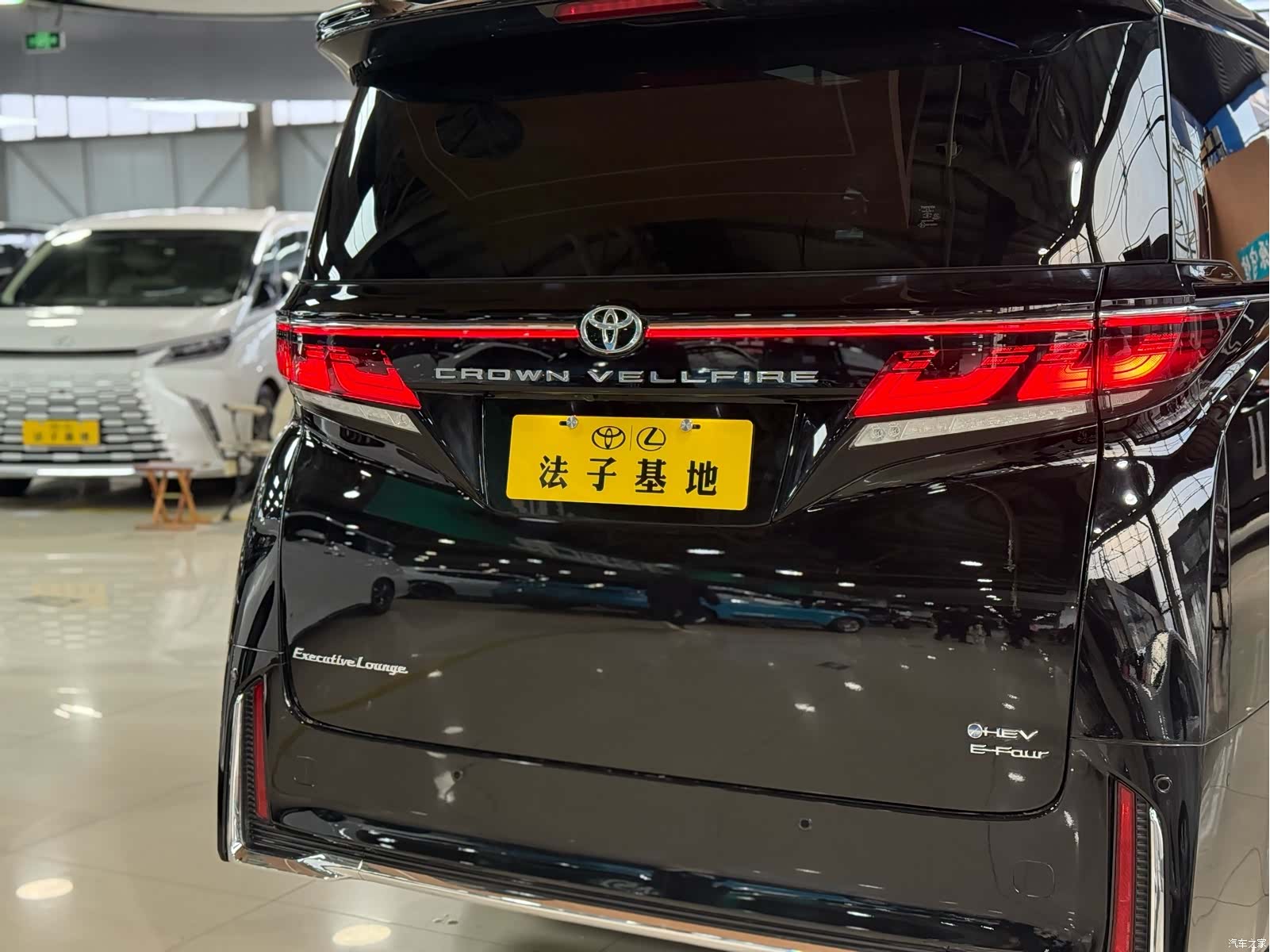 Toyota Vellfire, 2024 24