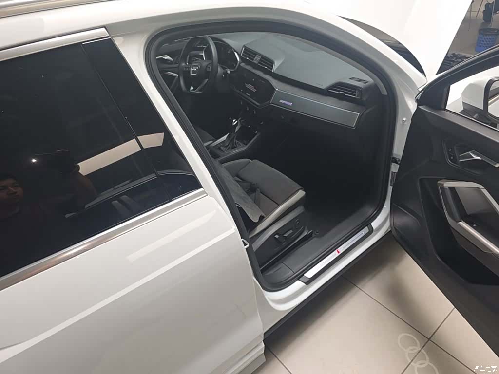 Audi Q3, 2023 11