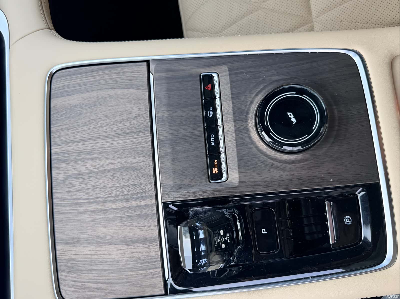 Geely Xingyue L, 2025 30