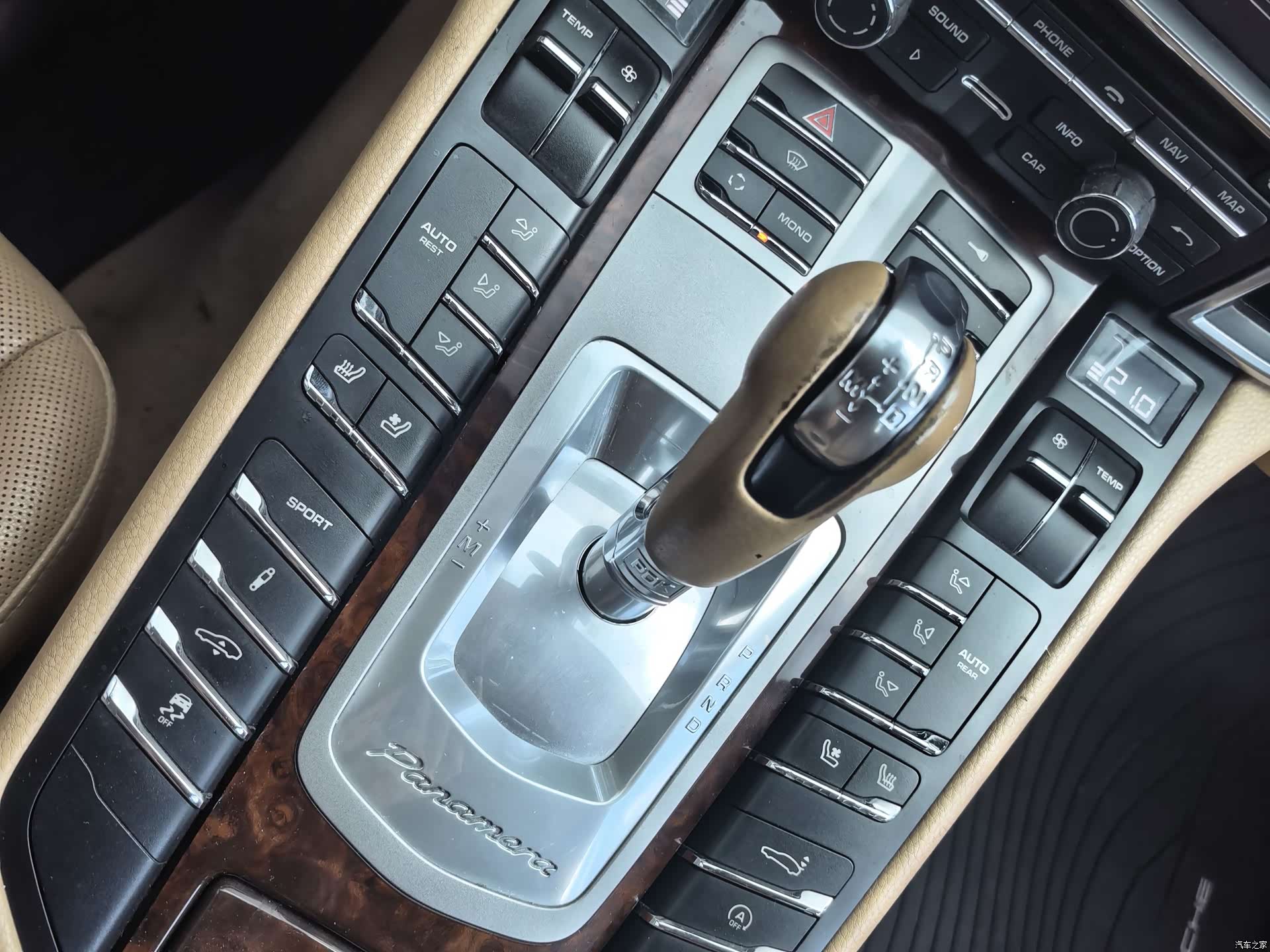 Porsche Panamera, 2011 8