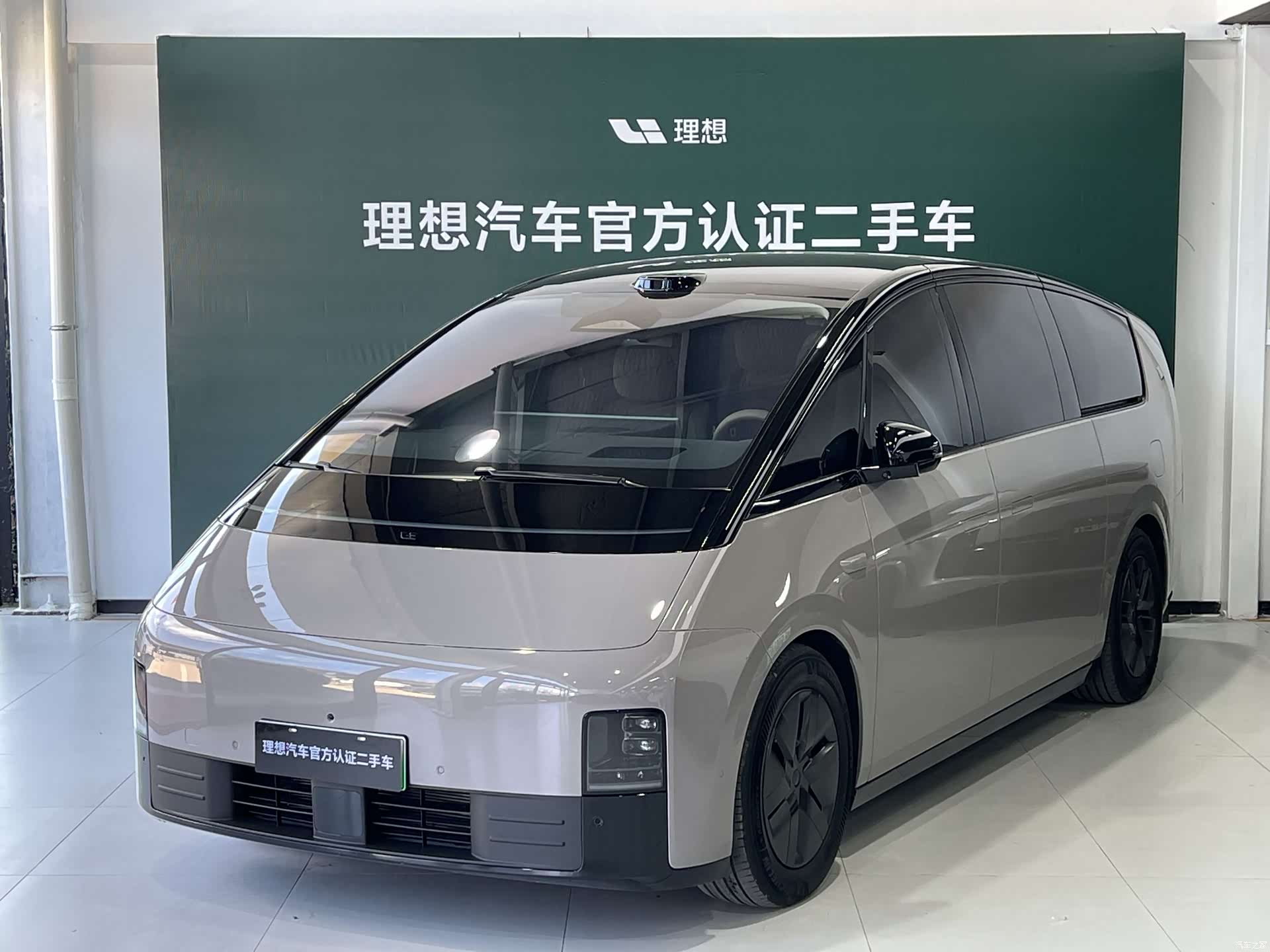 Li Auto MEGA, 2025 1