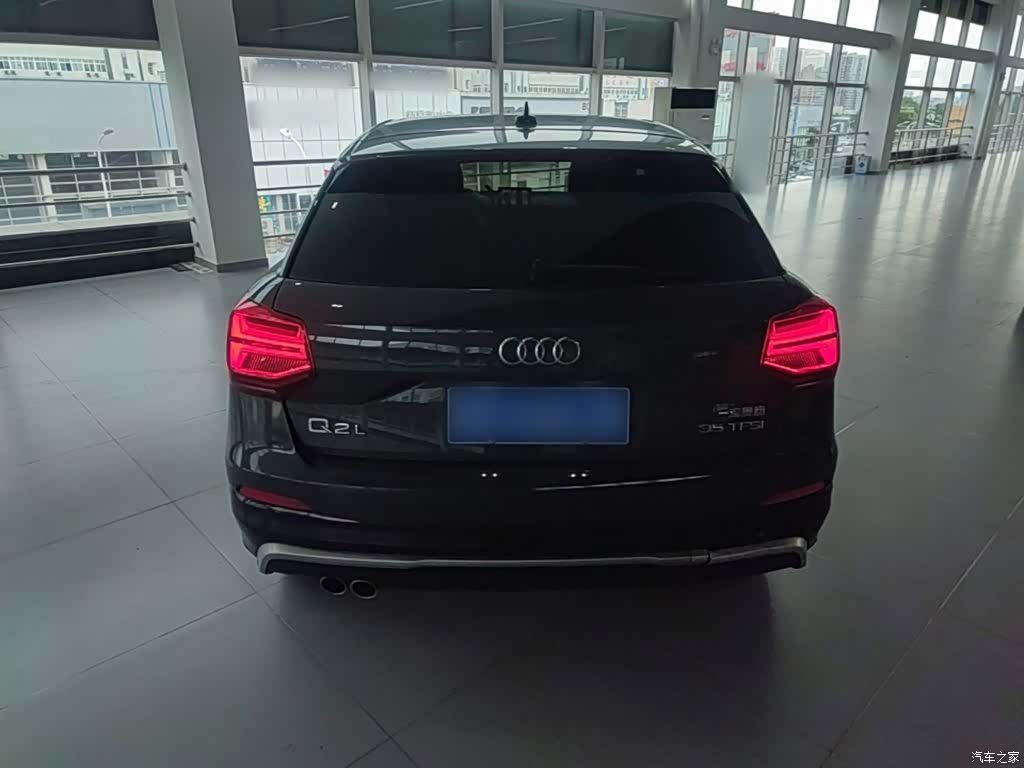 Audi Q2L, 2019 6