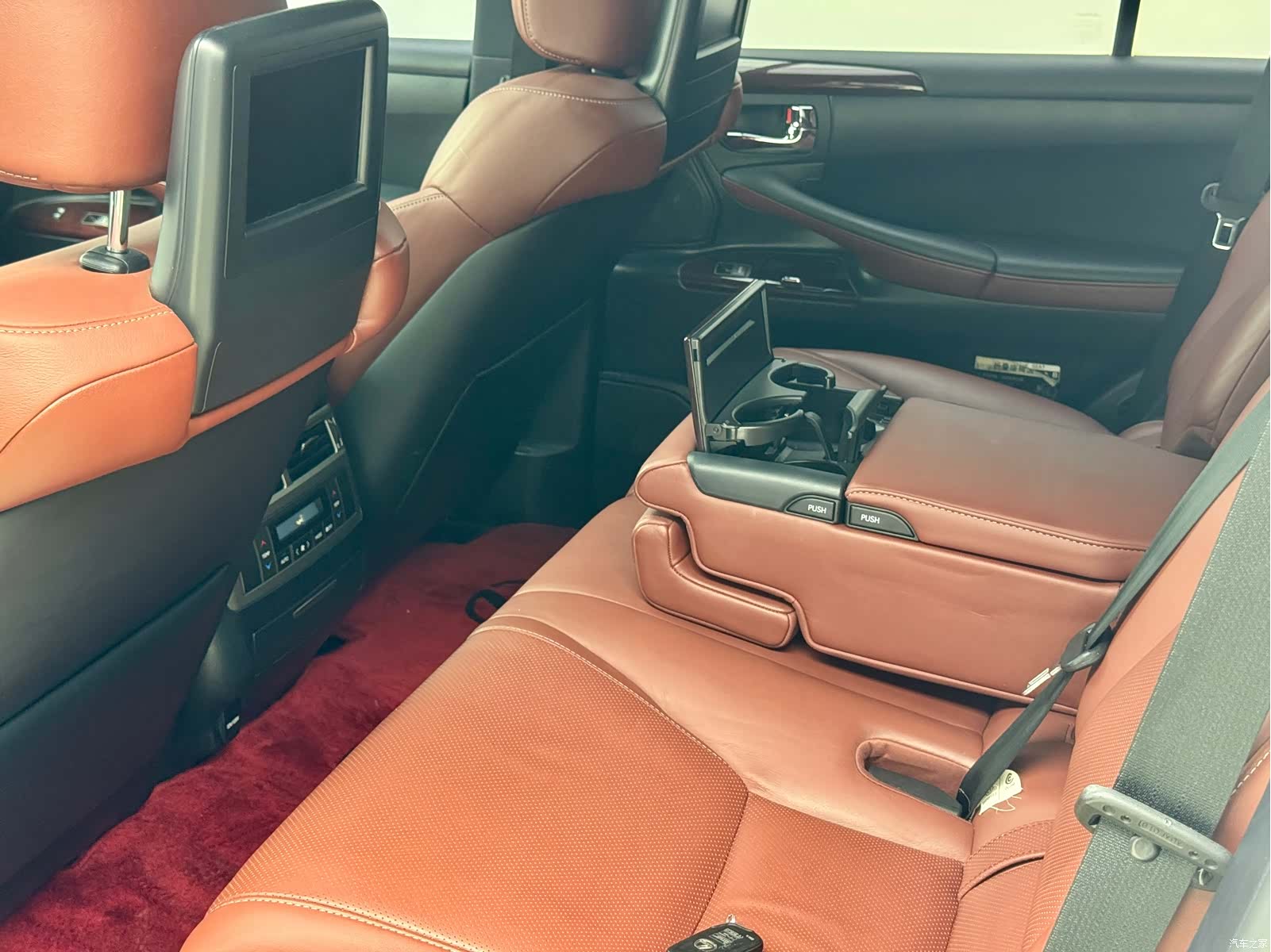 Lexus LX, 2016 13