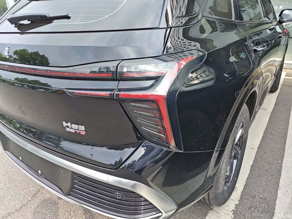 Hongqi HS3, 2023 8