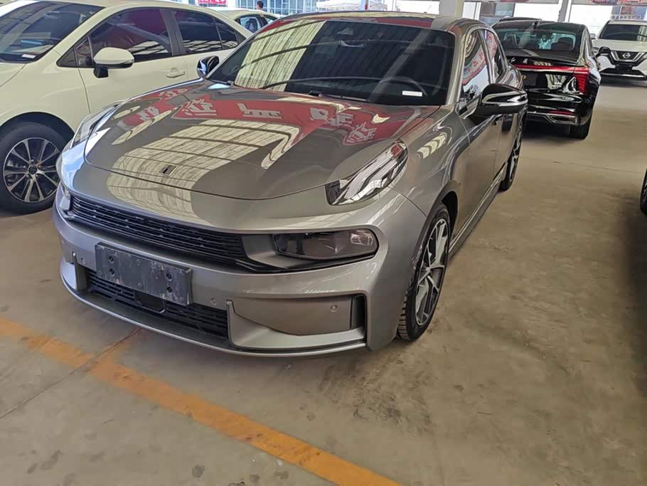 Lynk & Co 03