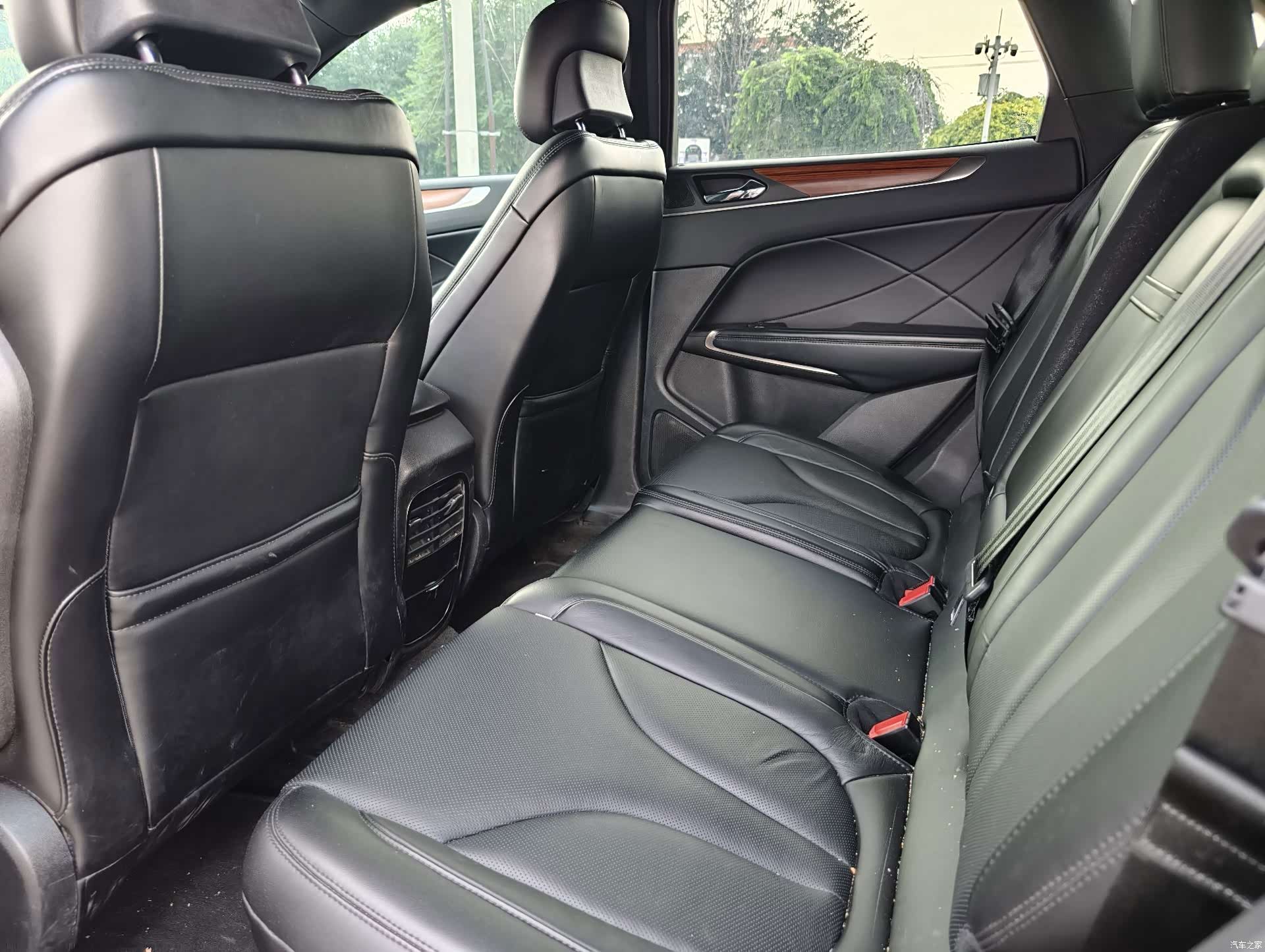 Lincoln MKC, 2016 10