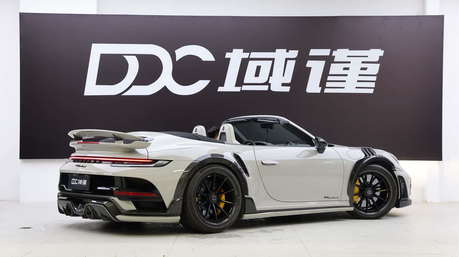 Porsche 911, 2023 10