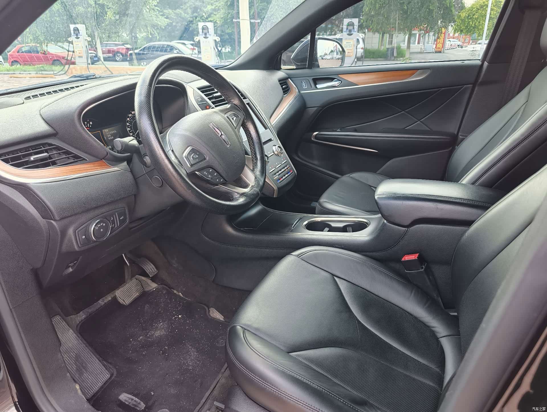 Lincoln MKC, 2016 11