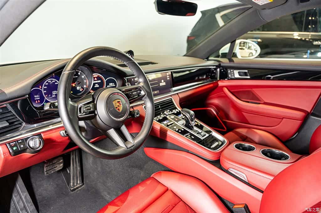 Porsche Panamera, 2023 6