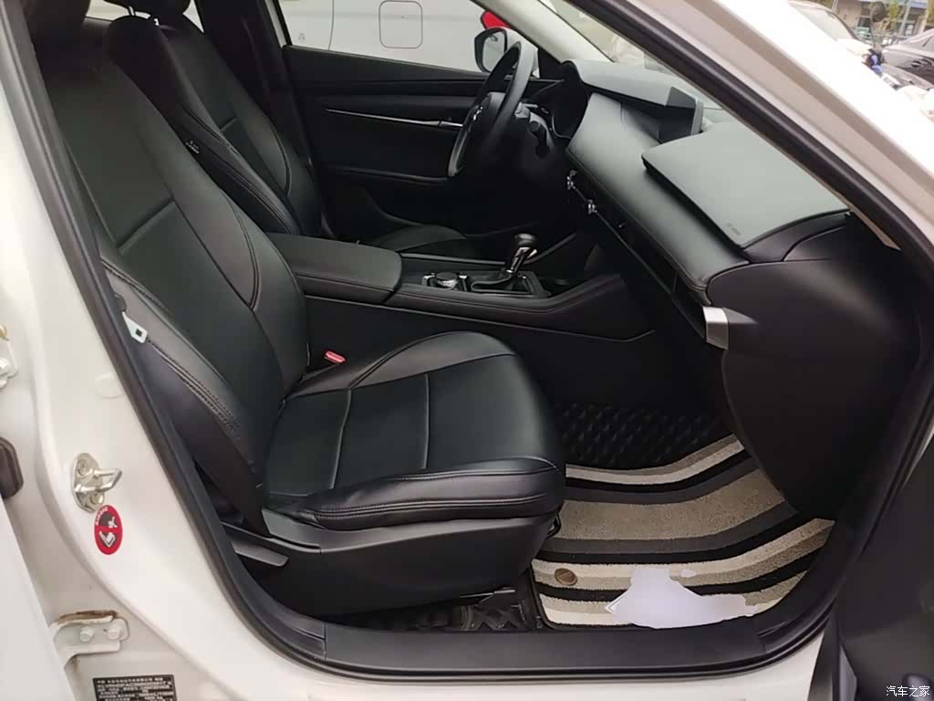 Mazda Mazda3, 2022 25