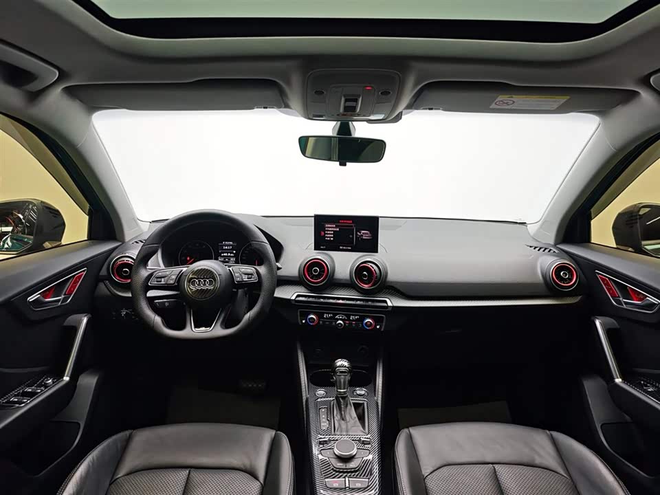 Audi Q2L
