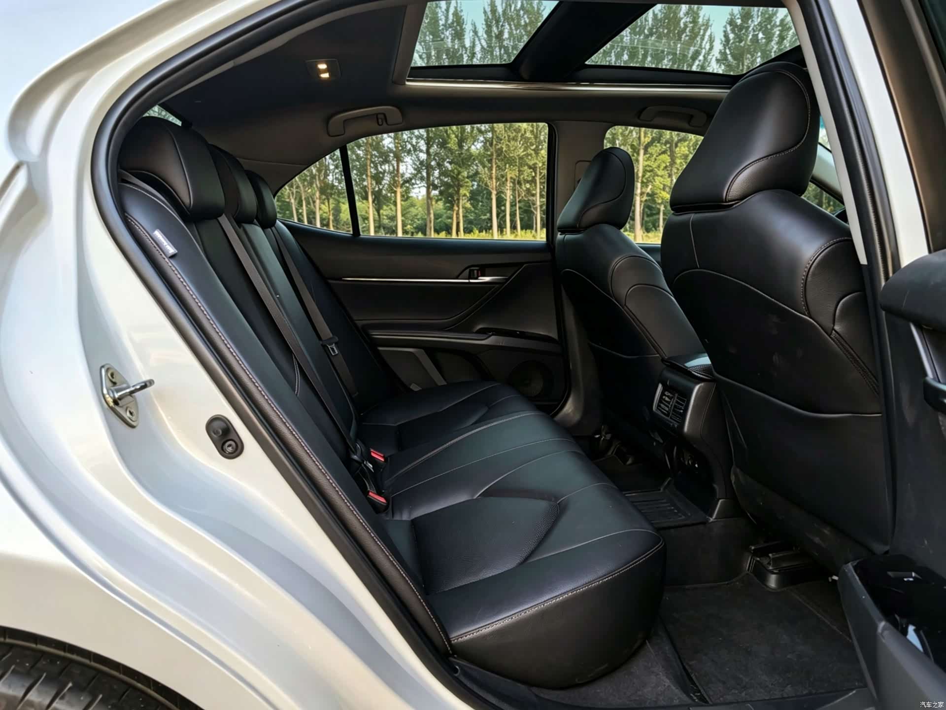 Toyota Camry, 2019 12
