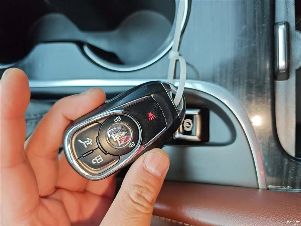 Buick Envision Plus, 2021 9