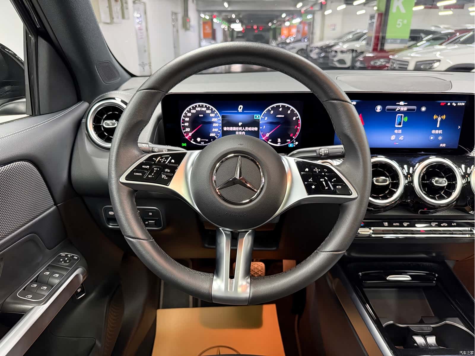 Mercedes-Benz GLB, 2024 9
