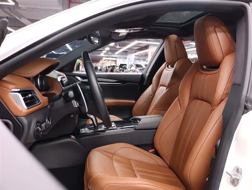 Maserati Ghibli, 2023 9