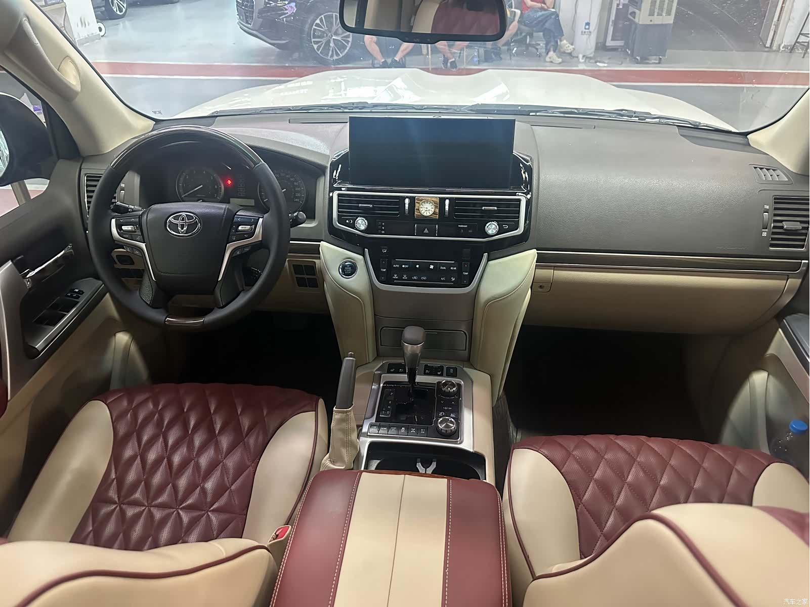 Toyota Land Cruiser, 2013 11