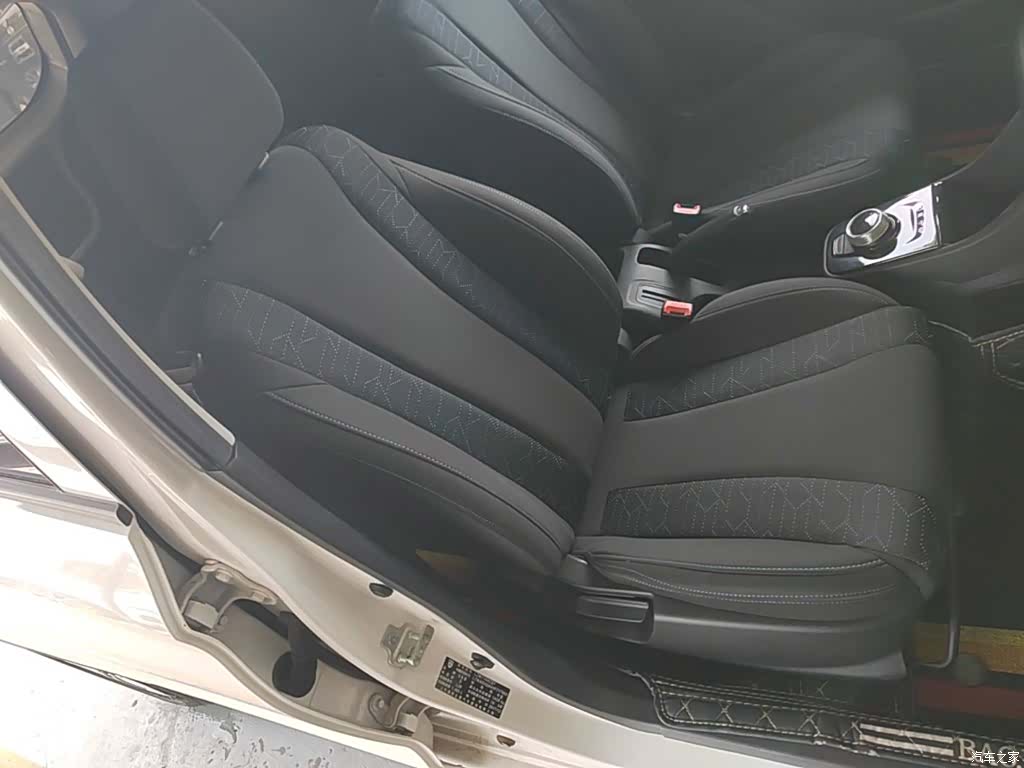 Wuling 310, 2018 25