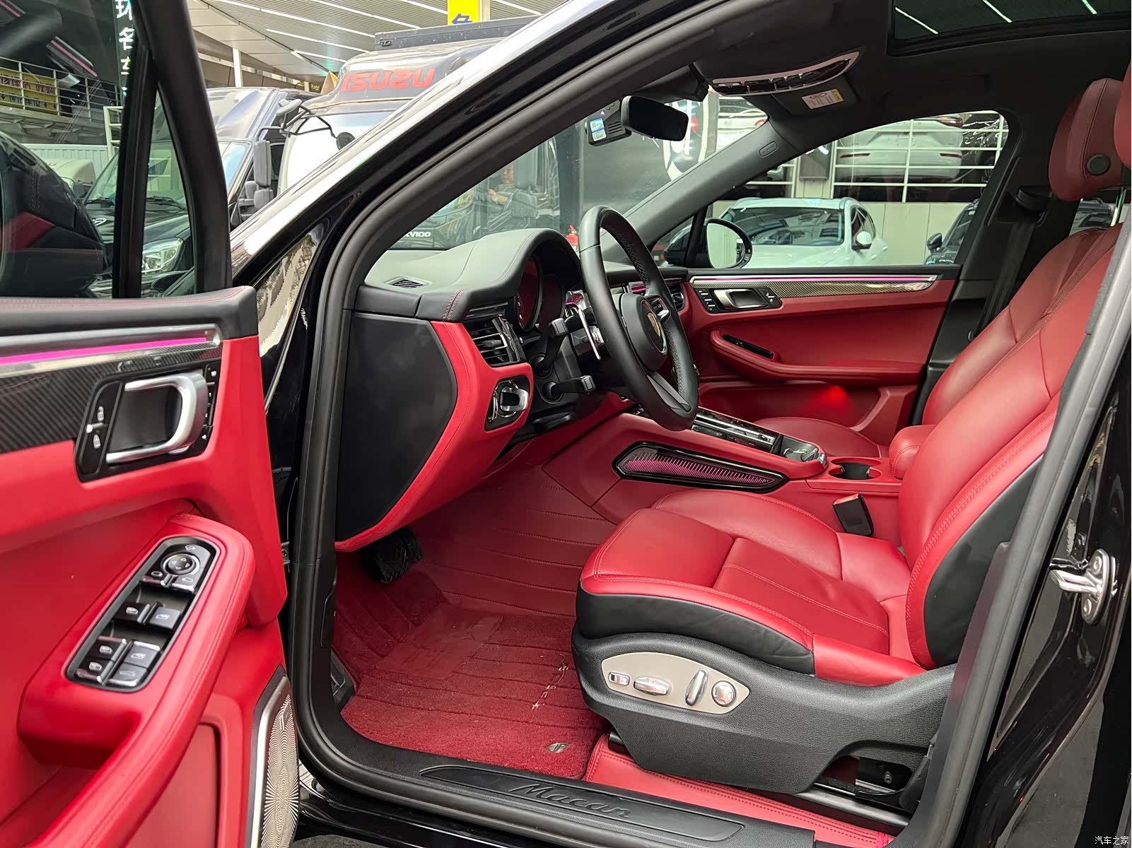 Porsche Macan, 2023 12