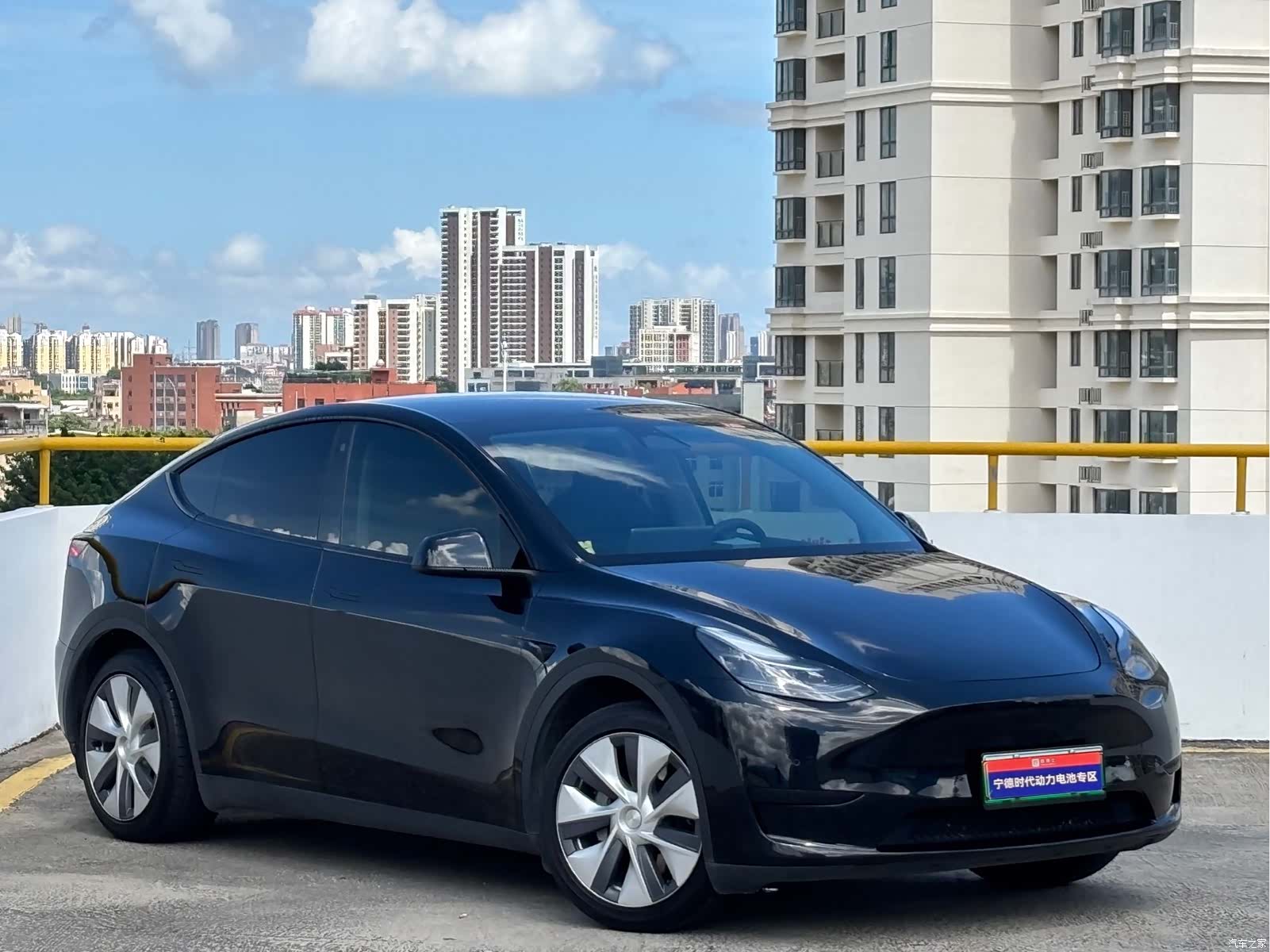 Tesla Model Y, 2023 3