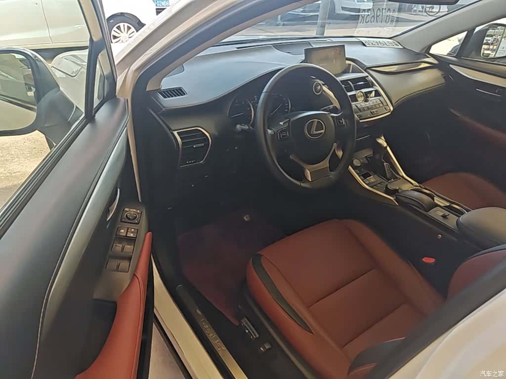 Lexus NX, 2015 16