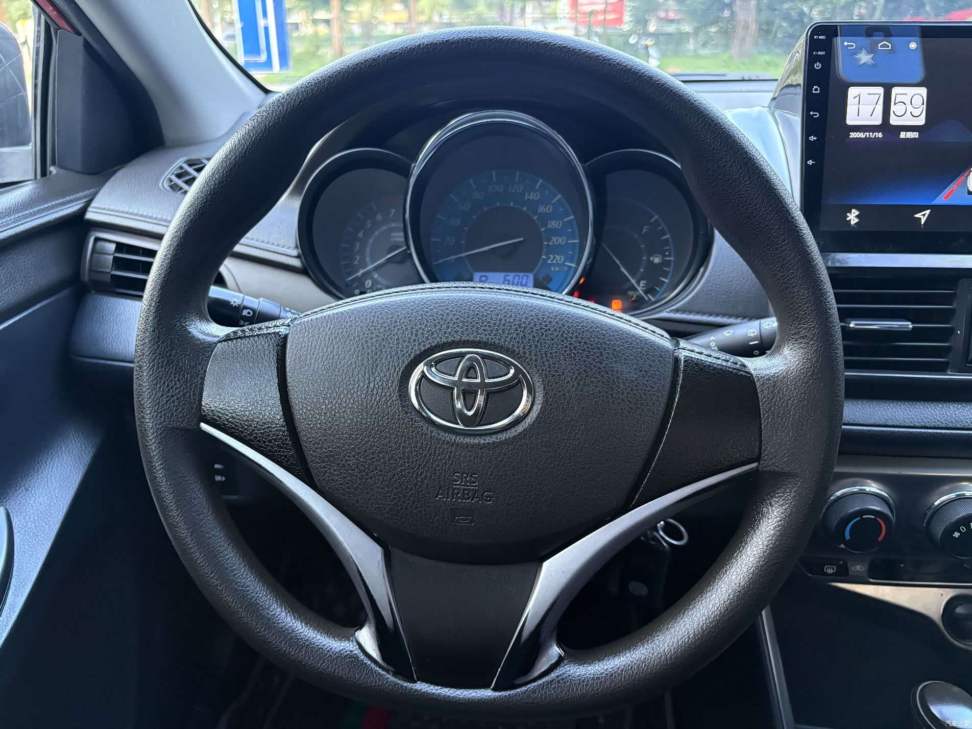 Toyota YARiS L, 2016 6