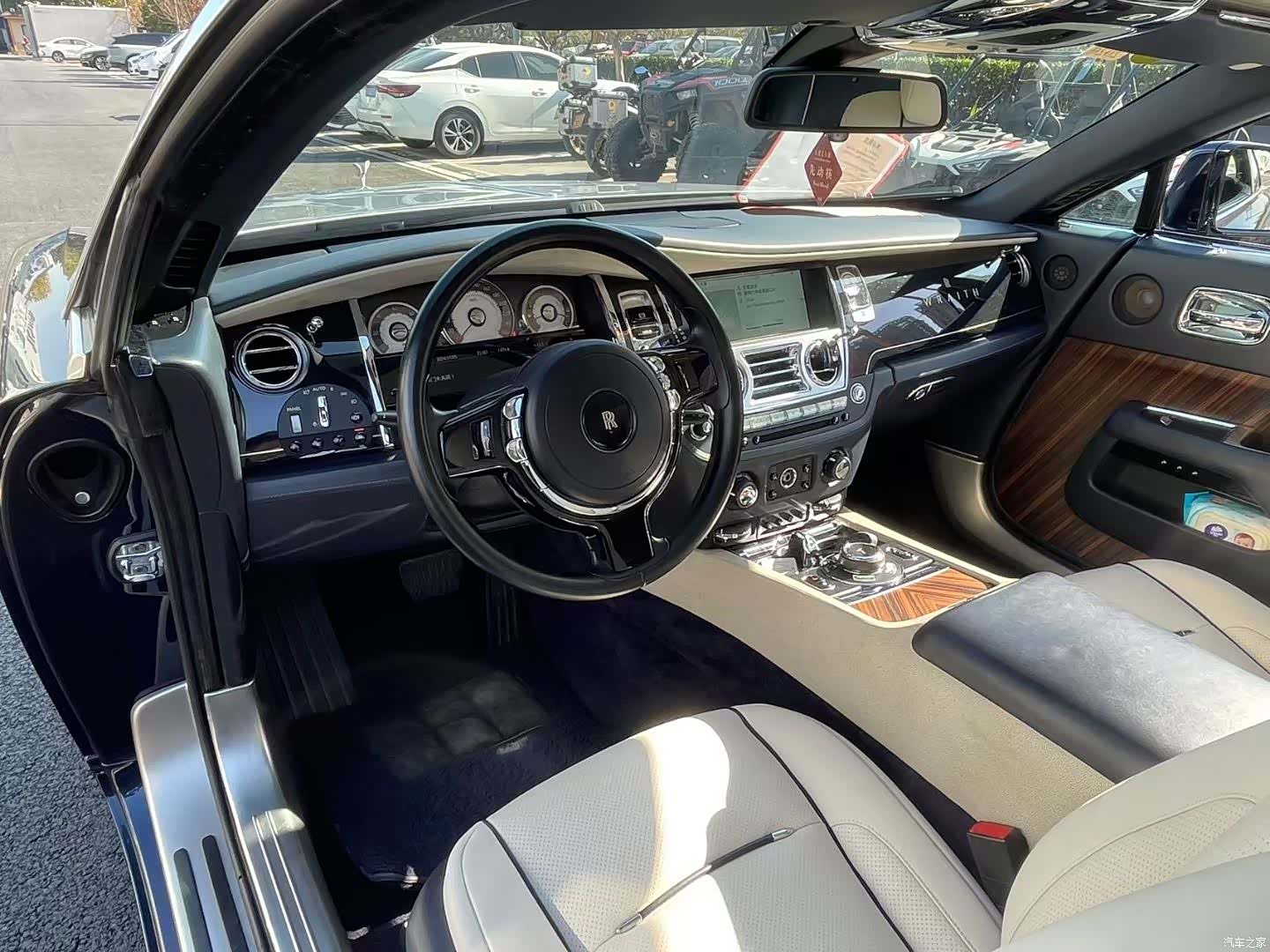 Rolls-Royce Wraith, 2015 4