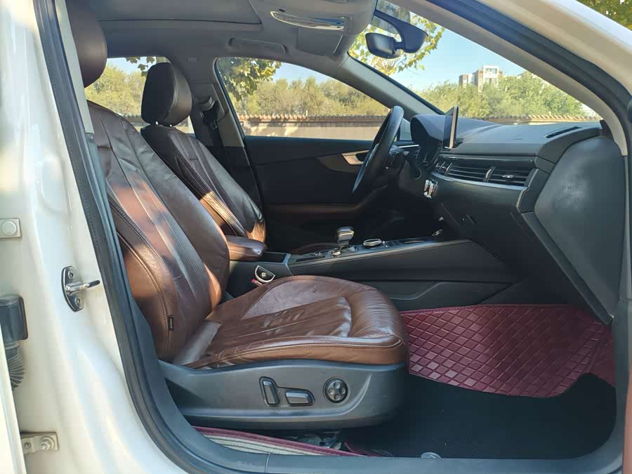 Audi A4L 2017, фото 15
