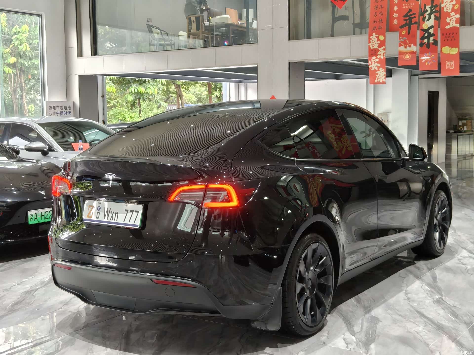 Tesla Model Y, 2022 21