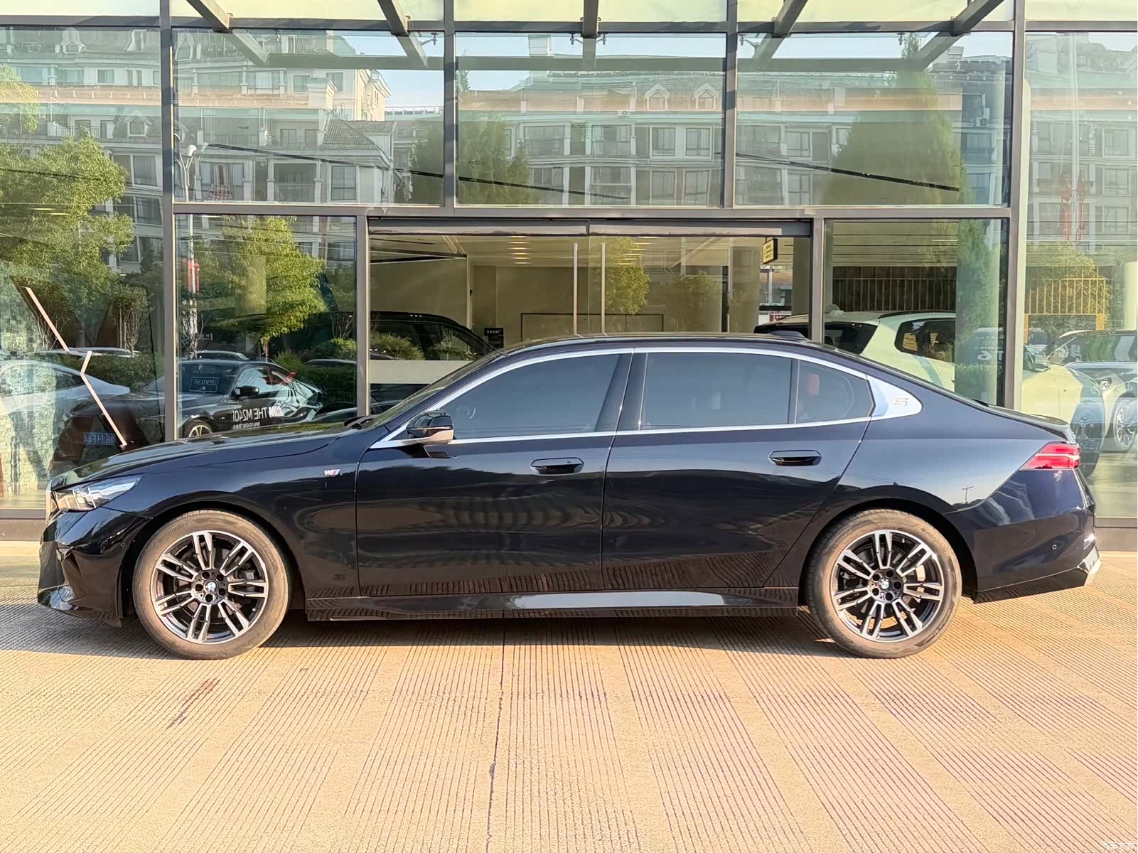 BMW 5 Series, 2025 6