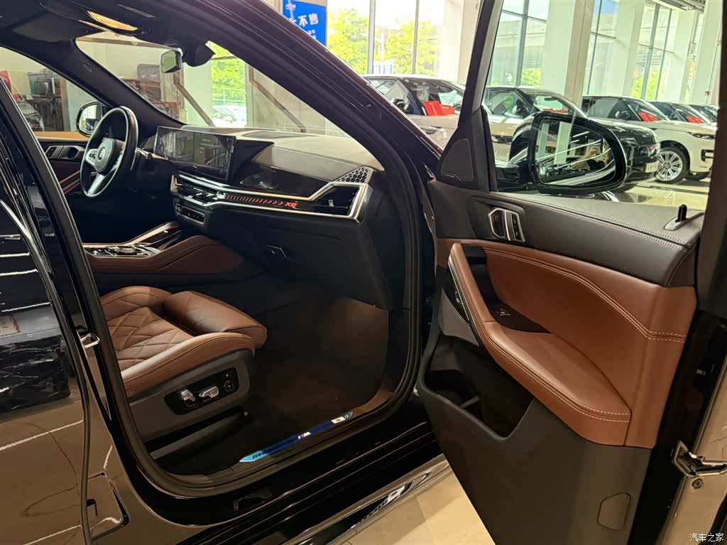 BMW X6, 2025 28