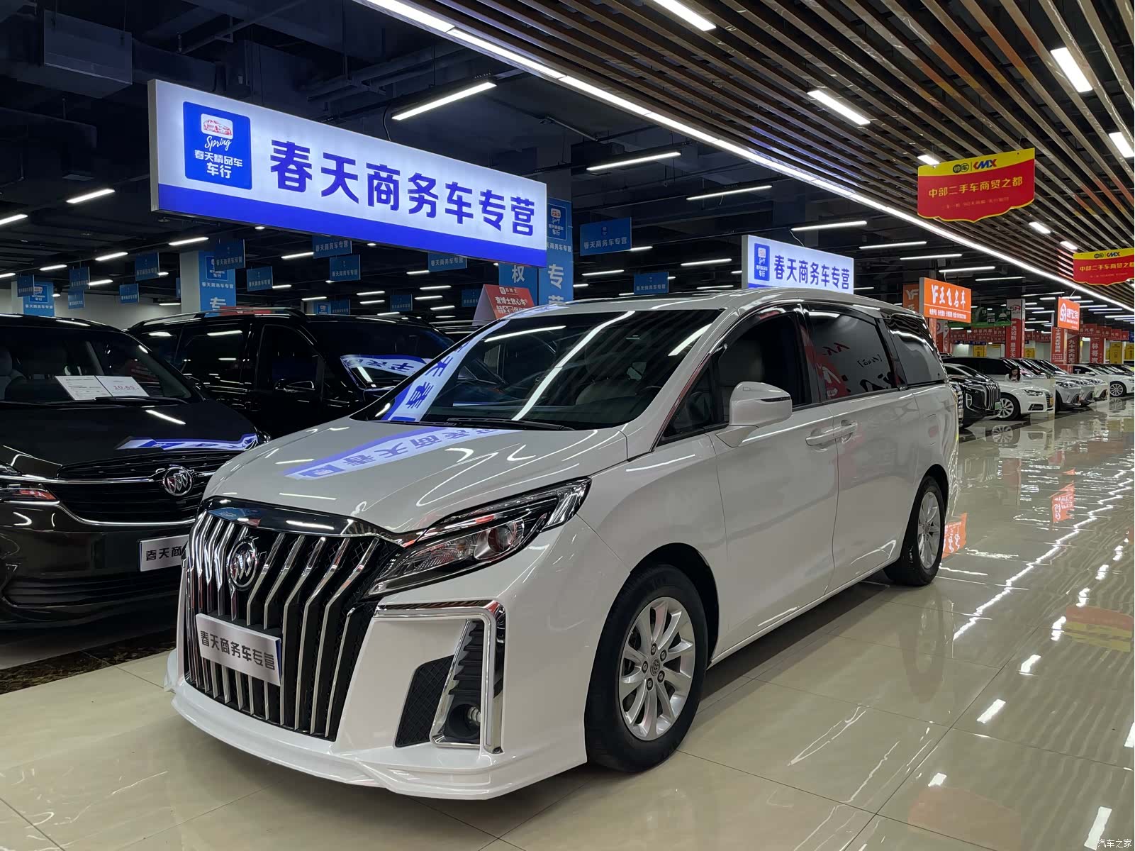 Buick GL8, 2019 1