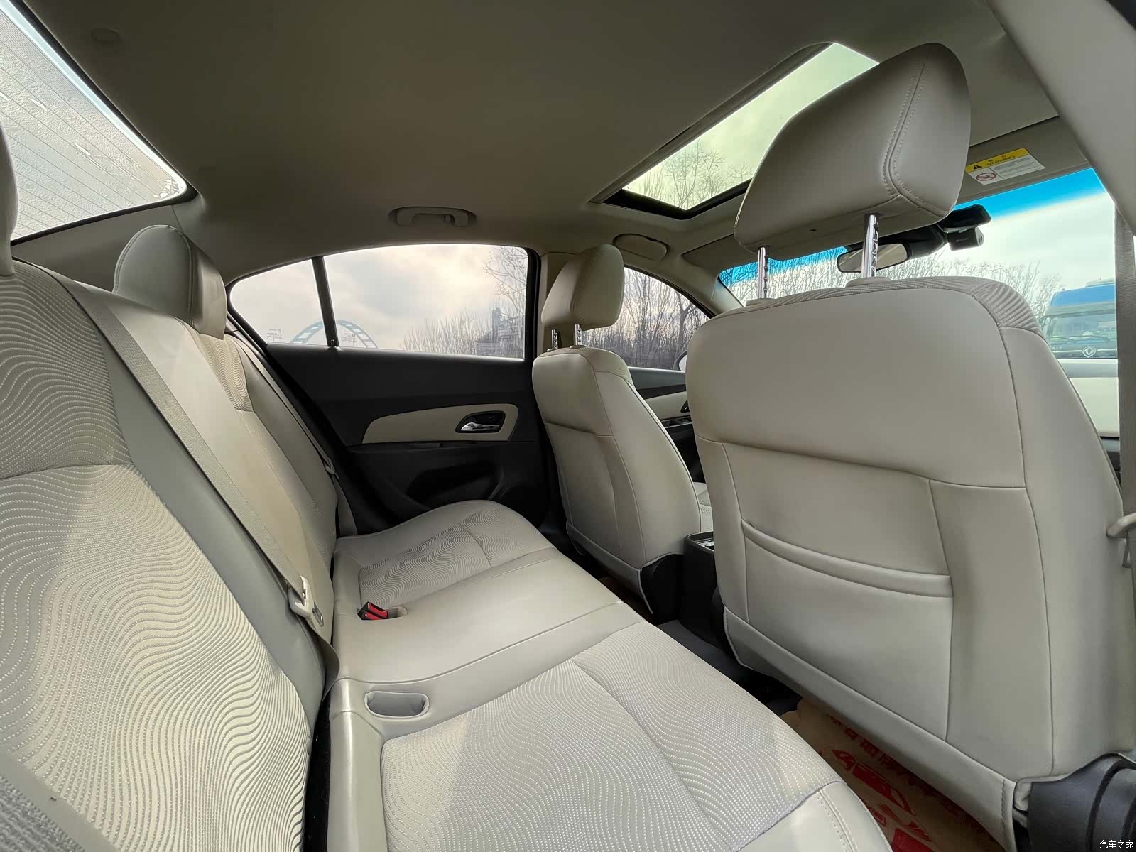 Chevrolet SE, 2015 11