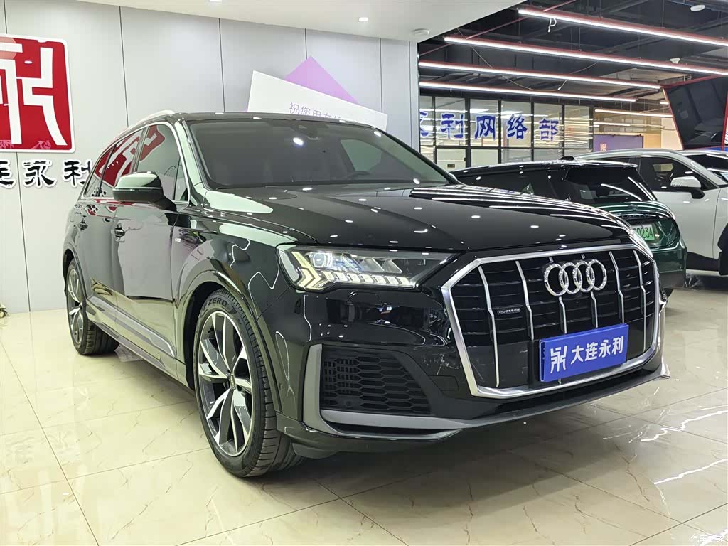 Audi Q7, 2022 3