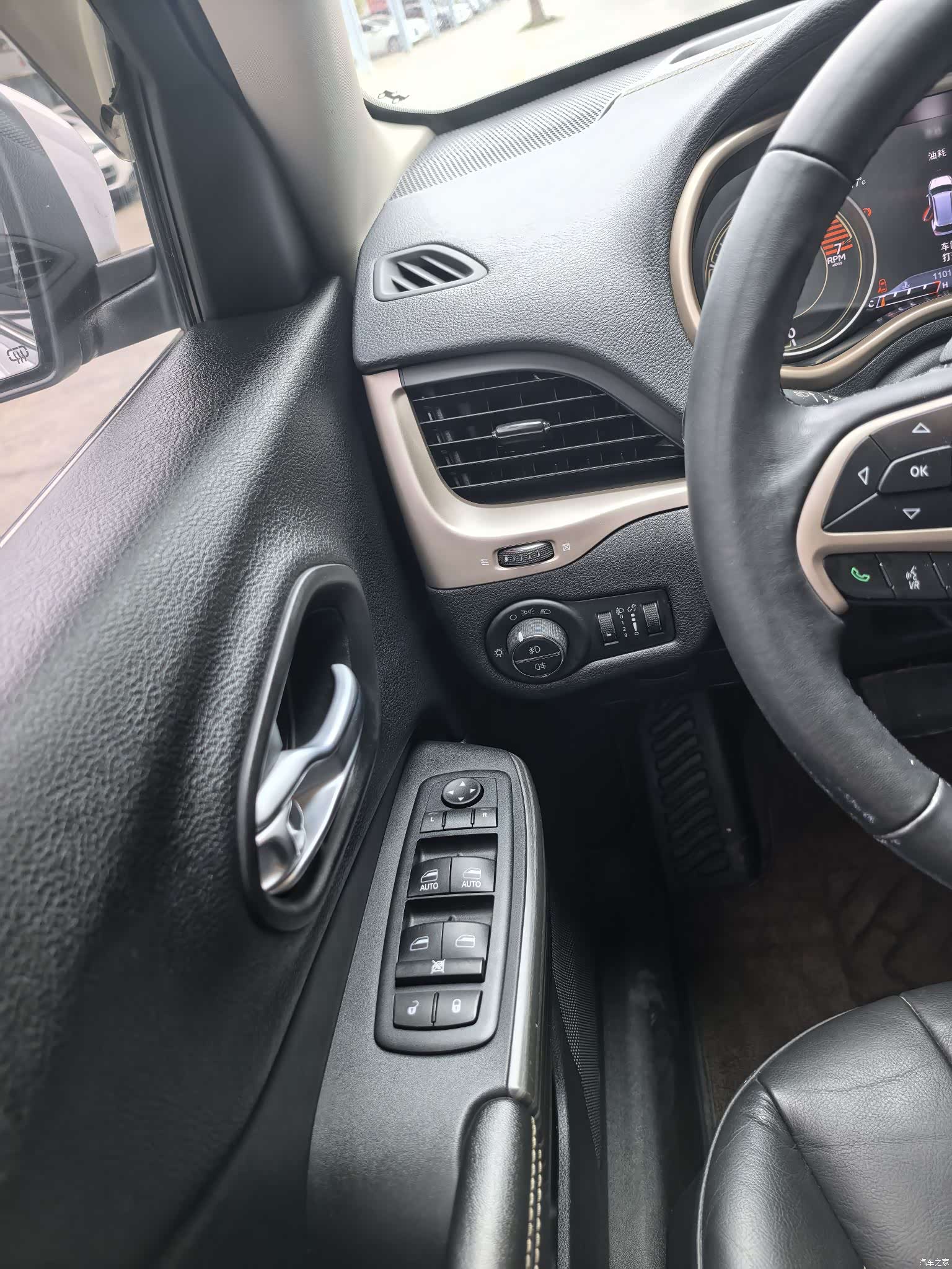 Jeep Cherokee, 2018 15