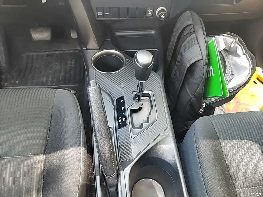 Toyota RAV4, 2015 14
