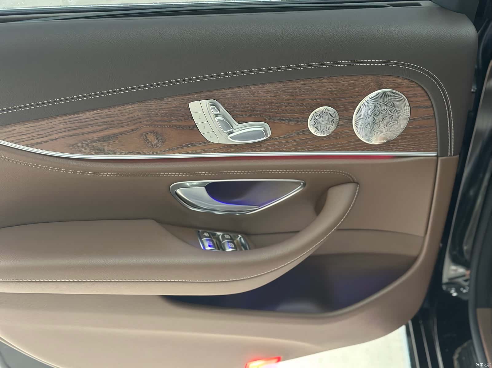 Mercedes-Benz E-Class, 2022 11