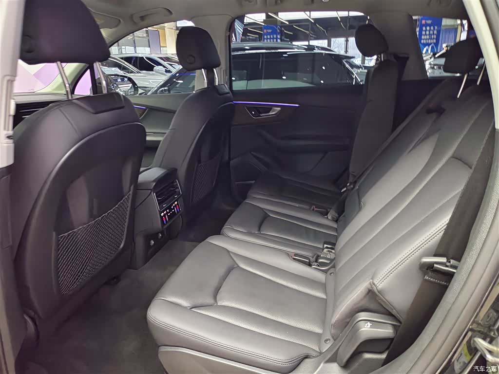 Audi Q7, 2022 11