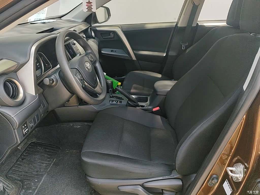 Toyota RAV4, 2015 15