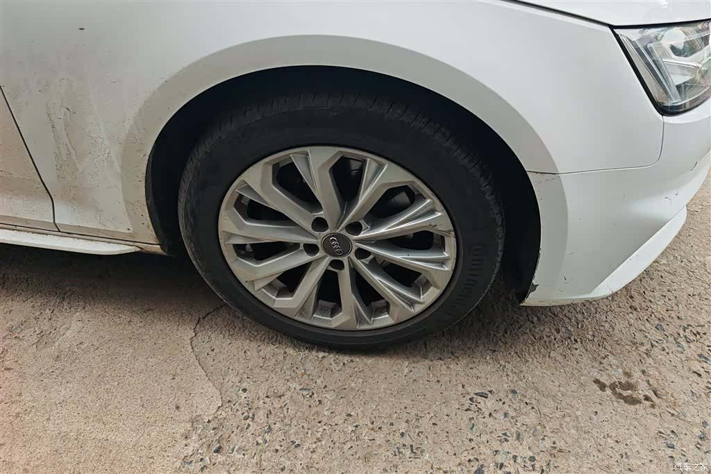 Audi A4L, 2019 6