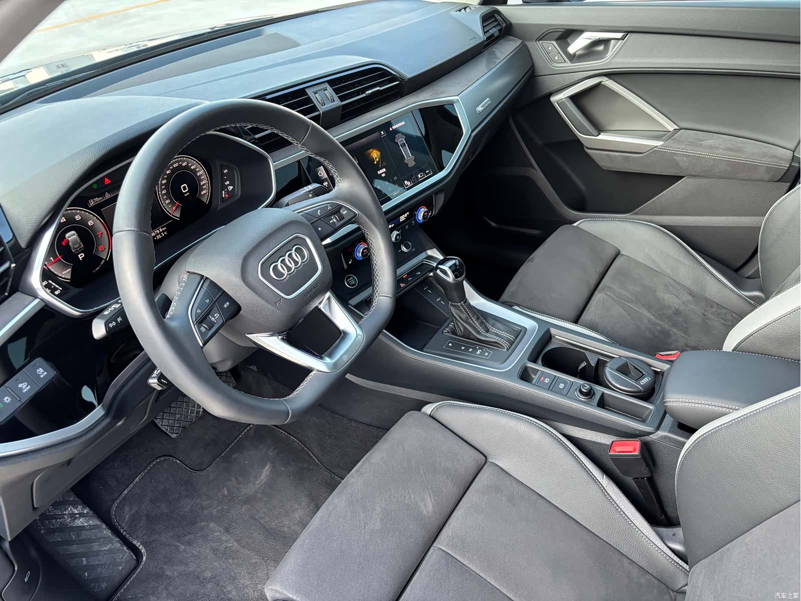 Audi Q3, 2022 6