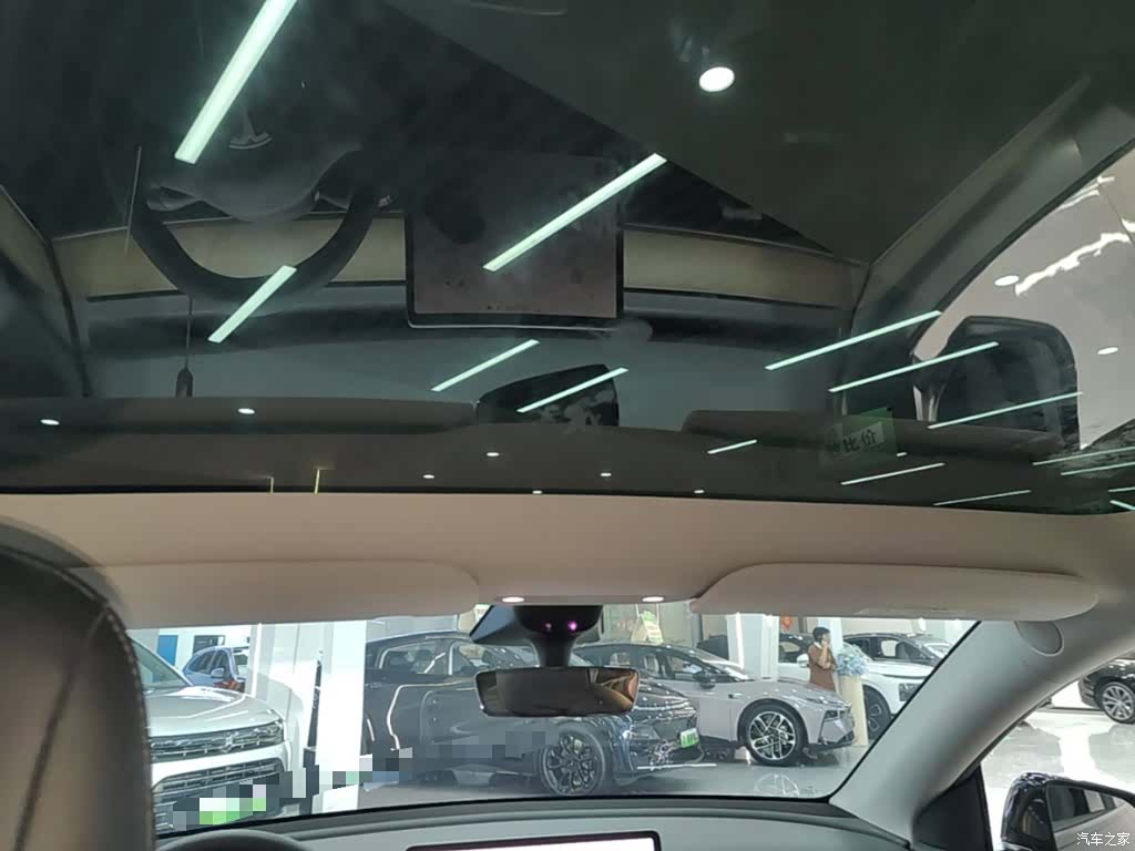 Tesla Model Y, 2022 18