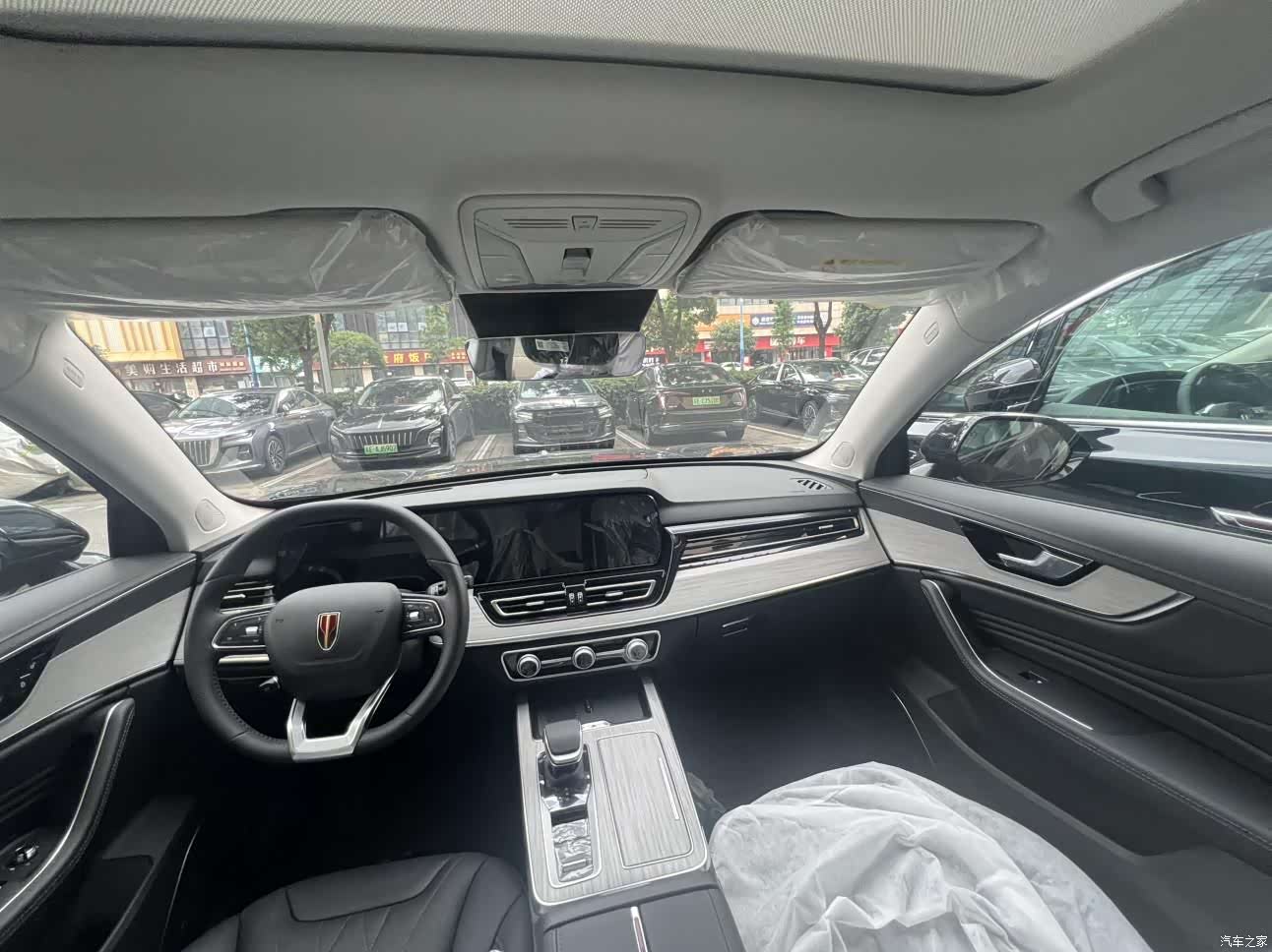 Hongqi HS5, 2026 9