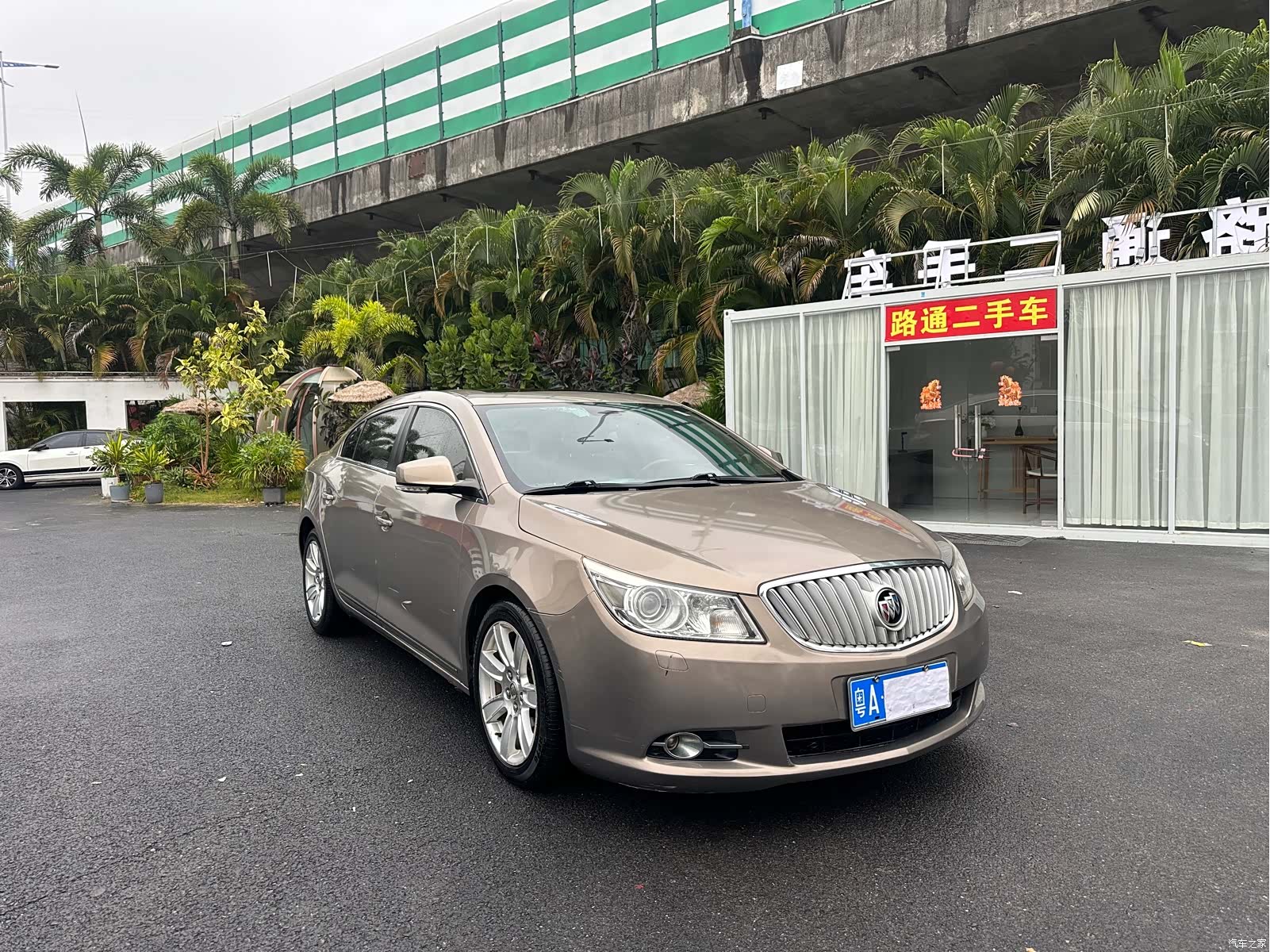 Buick LaCrosse, 2011 3