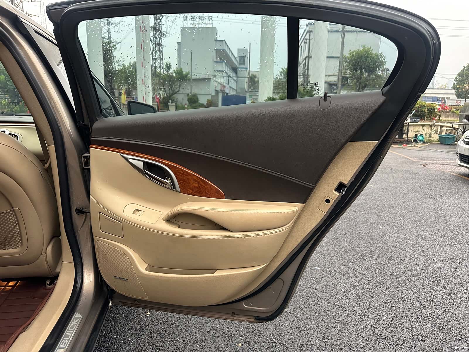 Buick LaCrosse, 2011 13