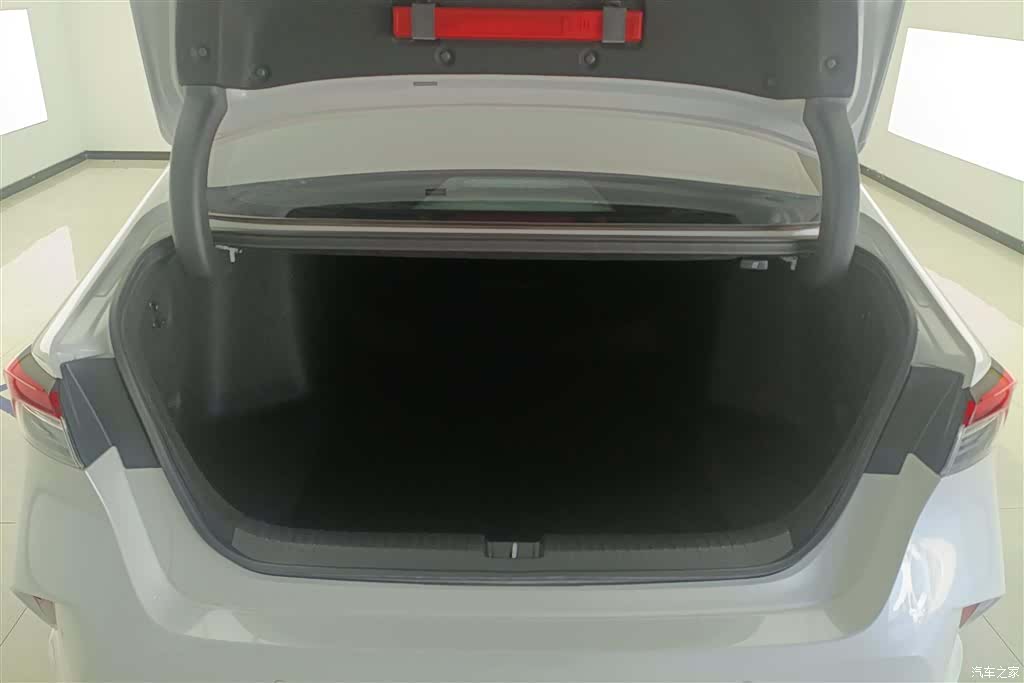 Honda Inspire, 2024 4
